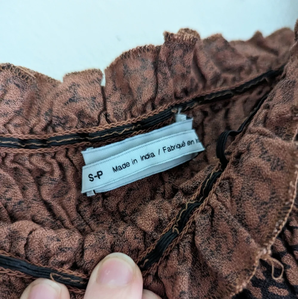 Urban Outfitters Sierra Smocked Puff Sleeve Blouse - Picture 6 of 7